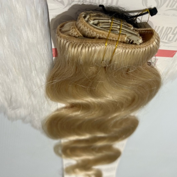 20 In light Blonde #613 Hair Extensions - Clip ins - Picture 2 of 5